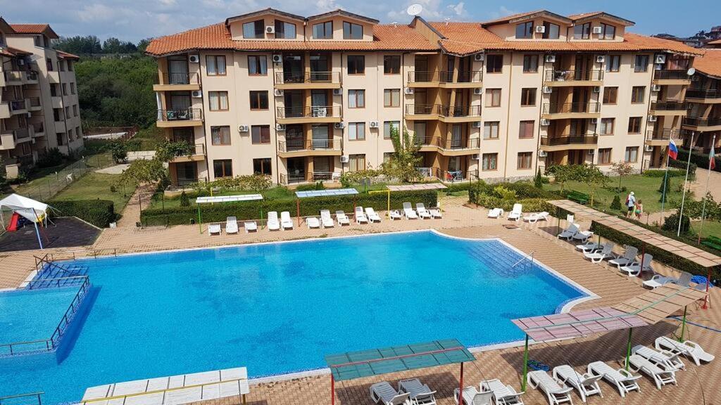 Renta Bg Apartments In Царево Екстериор снимка