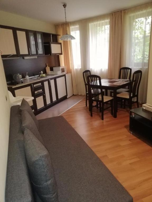 Renta Bg Apartments In Царево Екстериор снимка